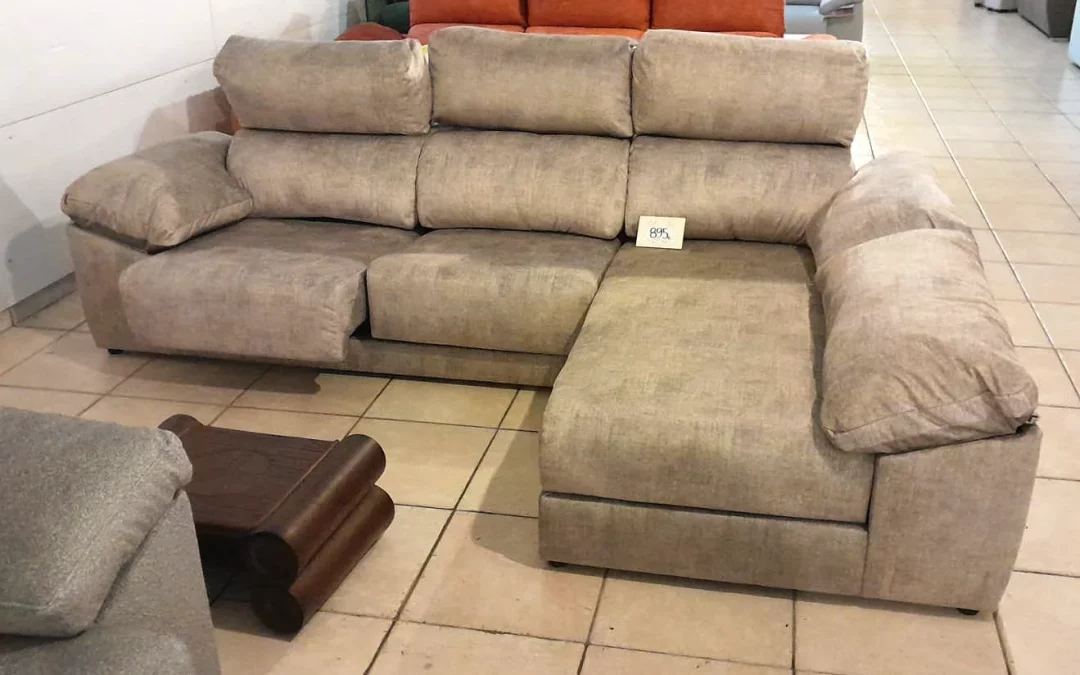 sofá con chaise longue integrado