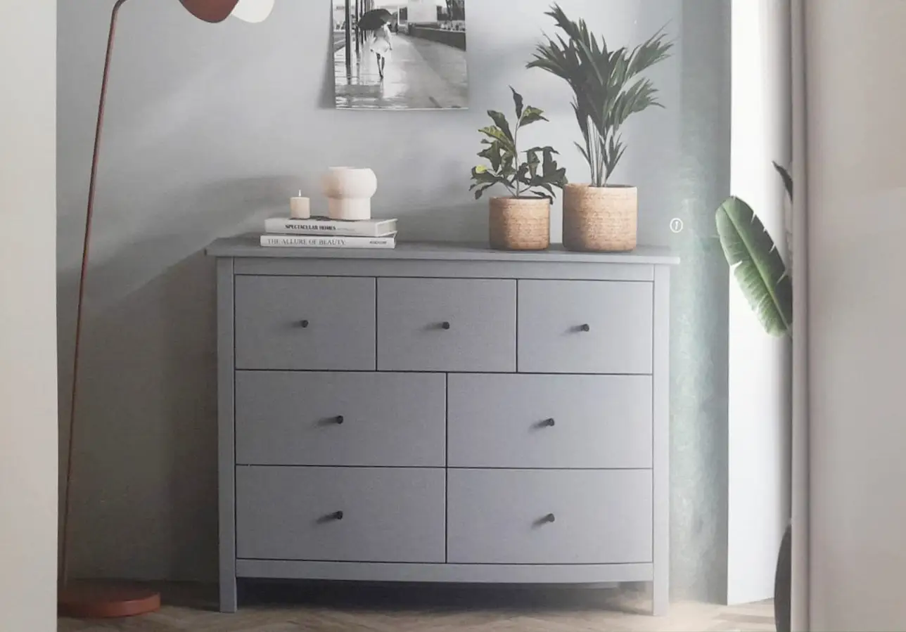 Cajoneras gris. 399 €.